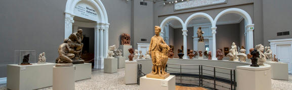 R�sultat de recherche d'images pour "place carpeaux valenciennes"